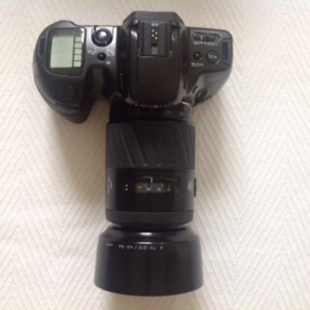 Minolta Dynax 500si 35mm Camera and Zoom Lenses
